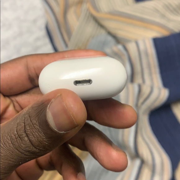 Air pod case - Picture 3 of 4